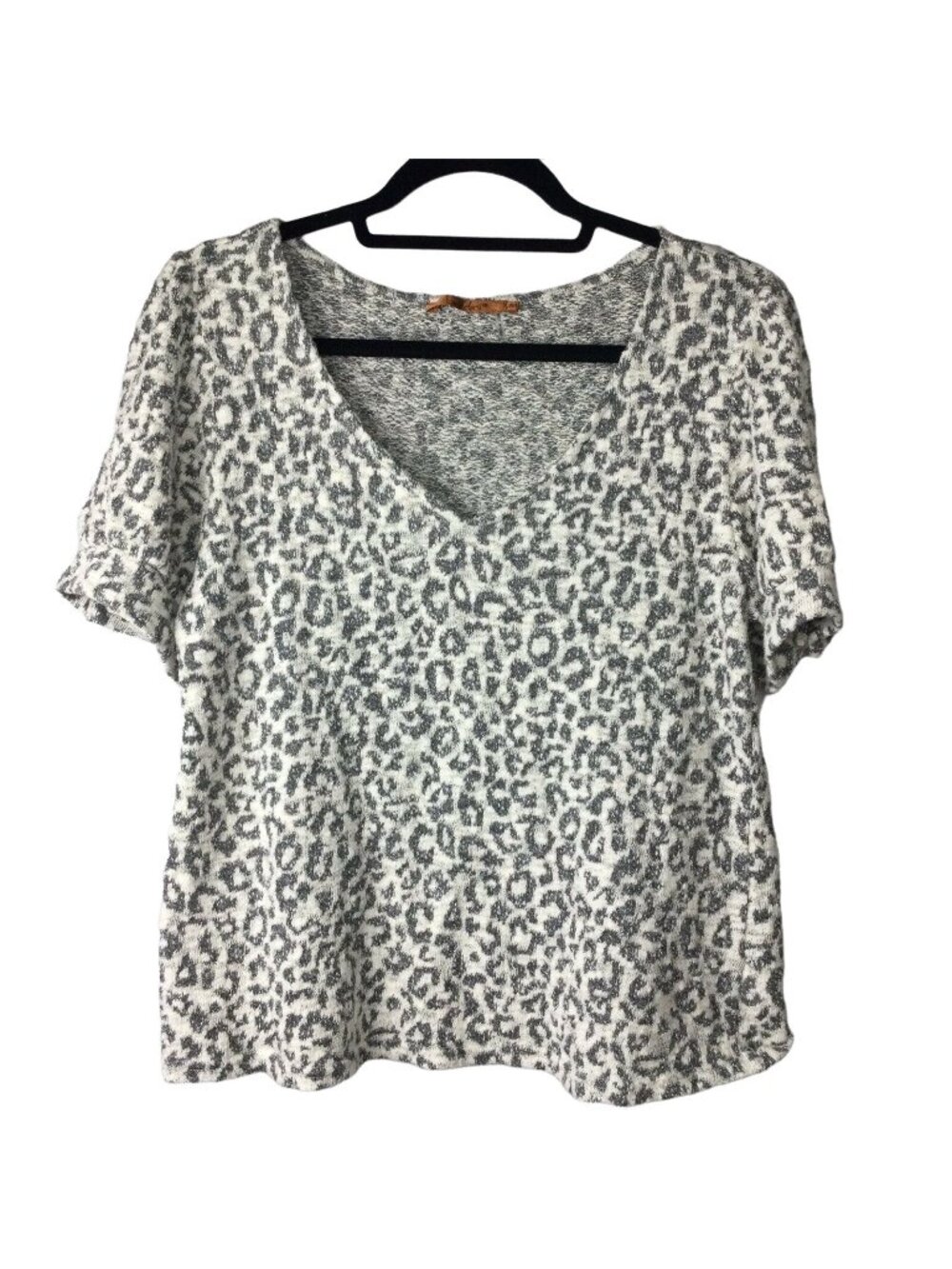 Belldini Size Medium Short Sleeve Sweater Animal Print Metallic
